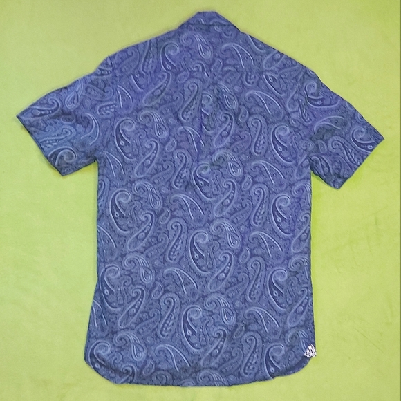 A.M. London Short Sleeve Blue Paisley Shirt in Small - Picture 2 of 5